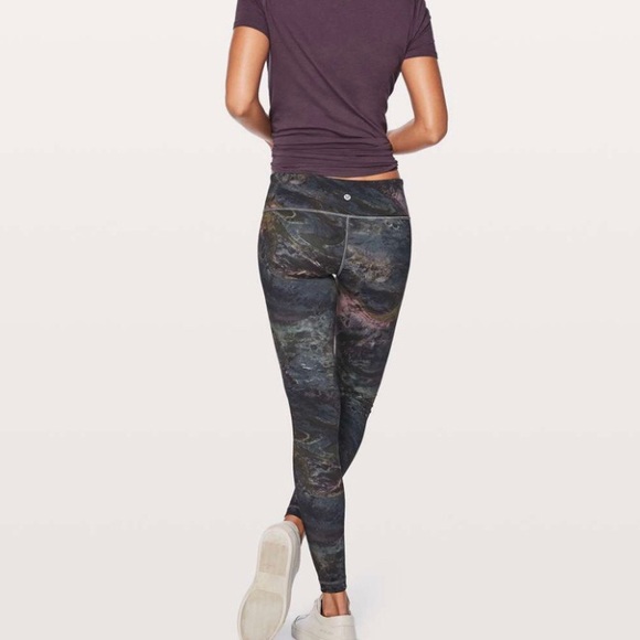 Lululemon Wunder Under leggings - Picture 2 of 11